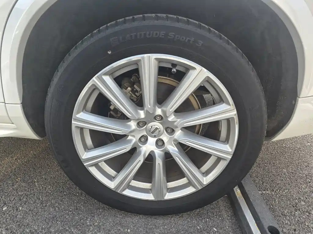Volvo XC90 — миниатюра 14