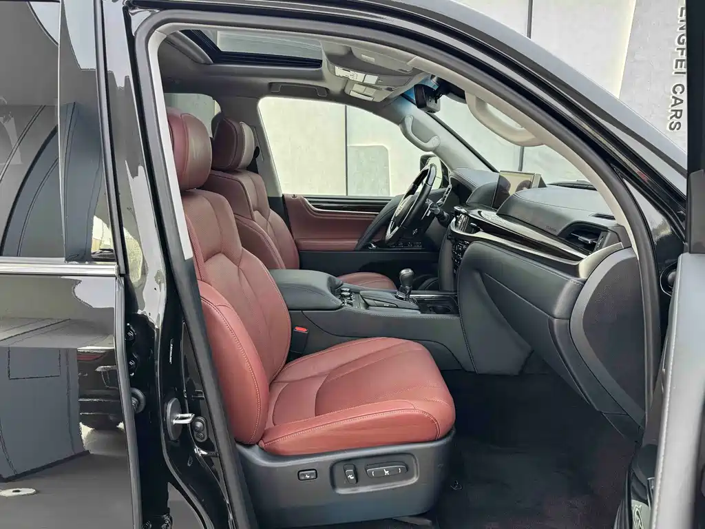 Lexus LX 2020 570 AT