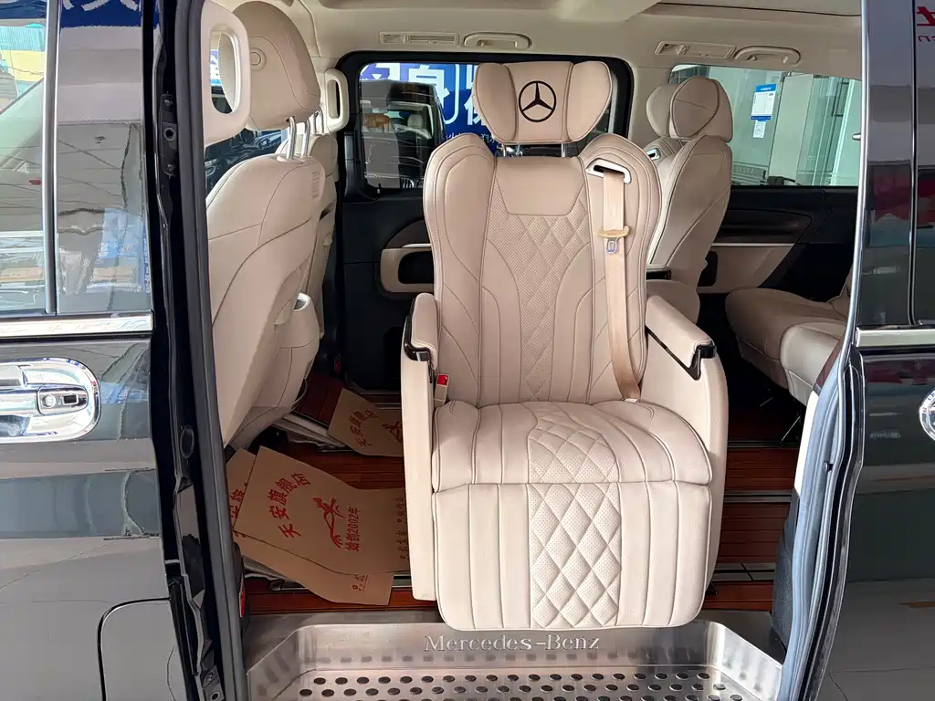 Mercedes-Benz V-Class — миниатюра 17