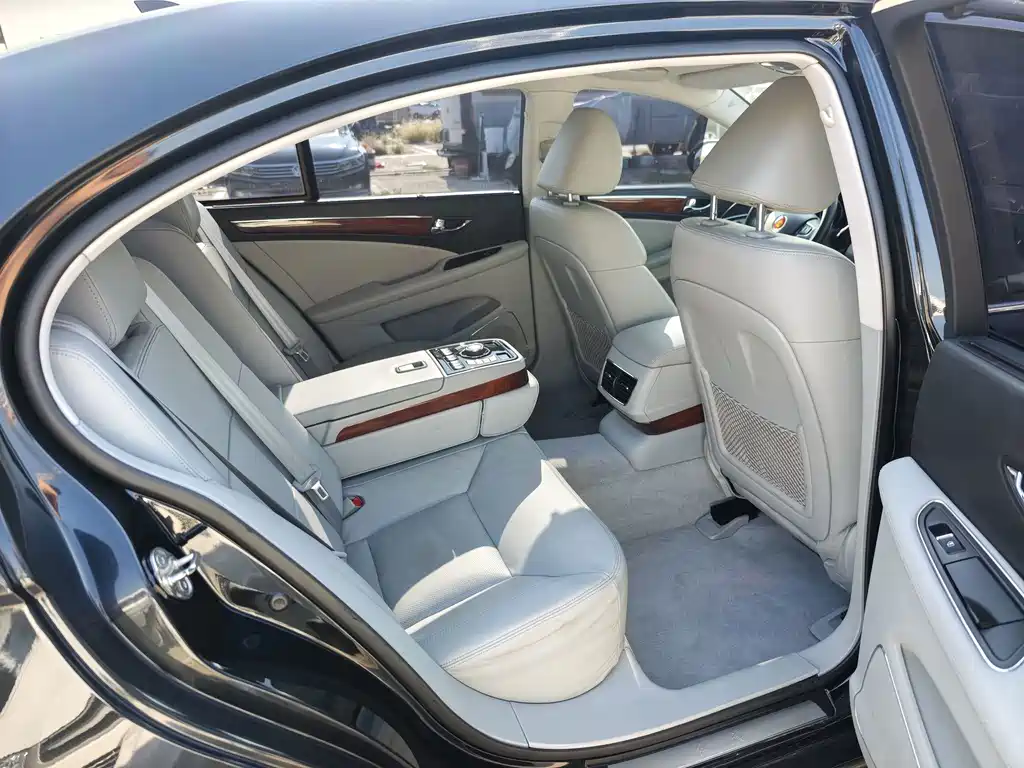 Hongqi Hongqi H7 — миниатюра 11