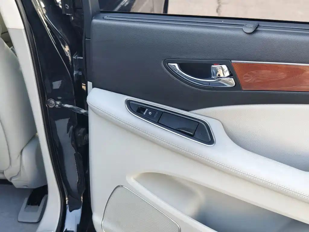Hongqi Hongqi H7 — миниатюра 18