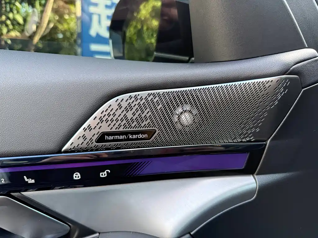 BMW i5 — миниатюра 26