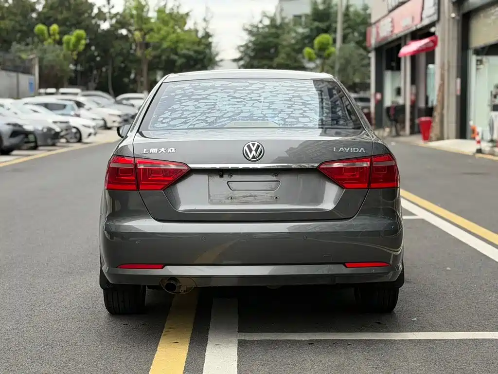 Volkswagen Lavida — миниатюра 5
