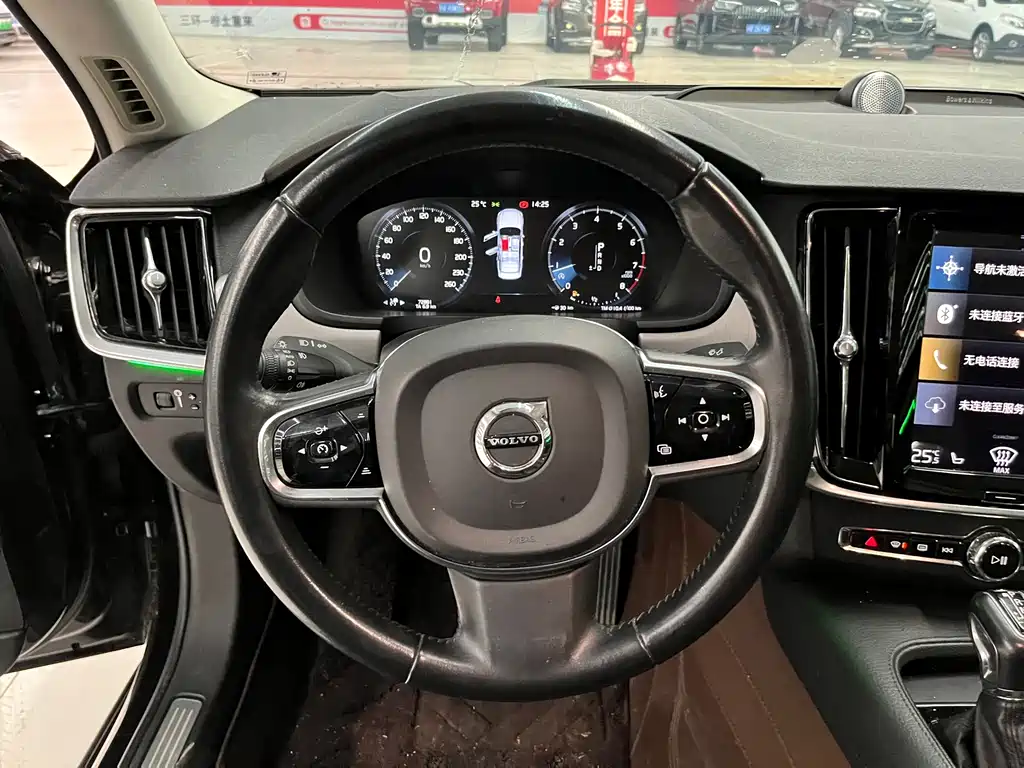 Volvo S90 — миниатюра 8