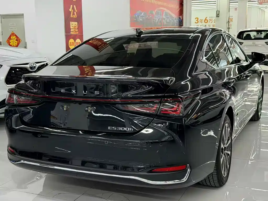 Lexus ES — миниатюра 8