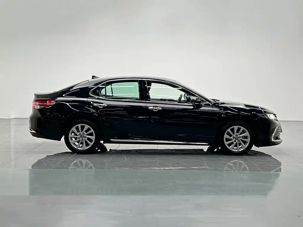 Toyota Camry — миниатюра 7