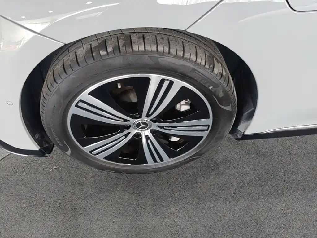 Mercedes-Benz EQE — миниатюра 23