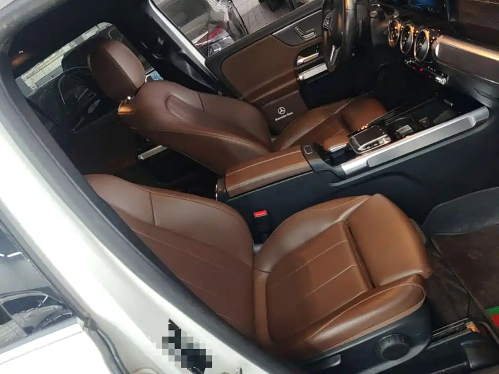 Mercedes-Benz GLB — миниатюра 25