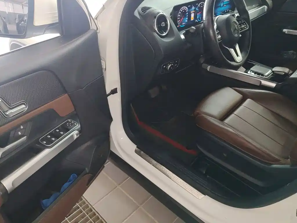 Mercedes-Benz GLB — миниатюра 16