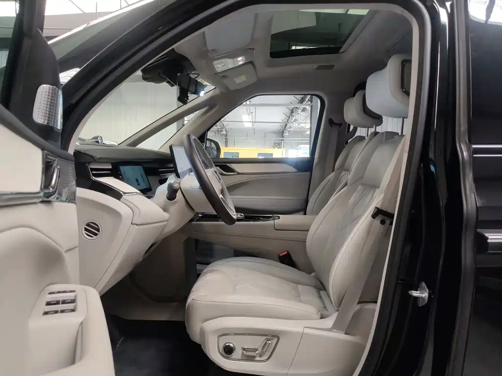 Volvo EM90 — миниатюра 2