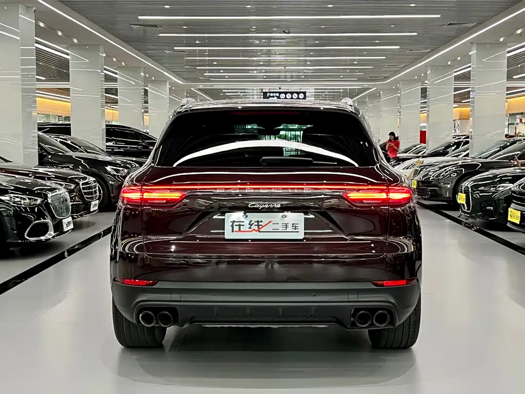 Porsche Cayenne — миниатюра 5