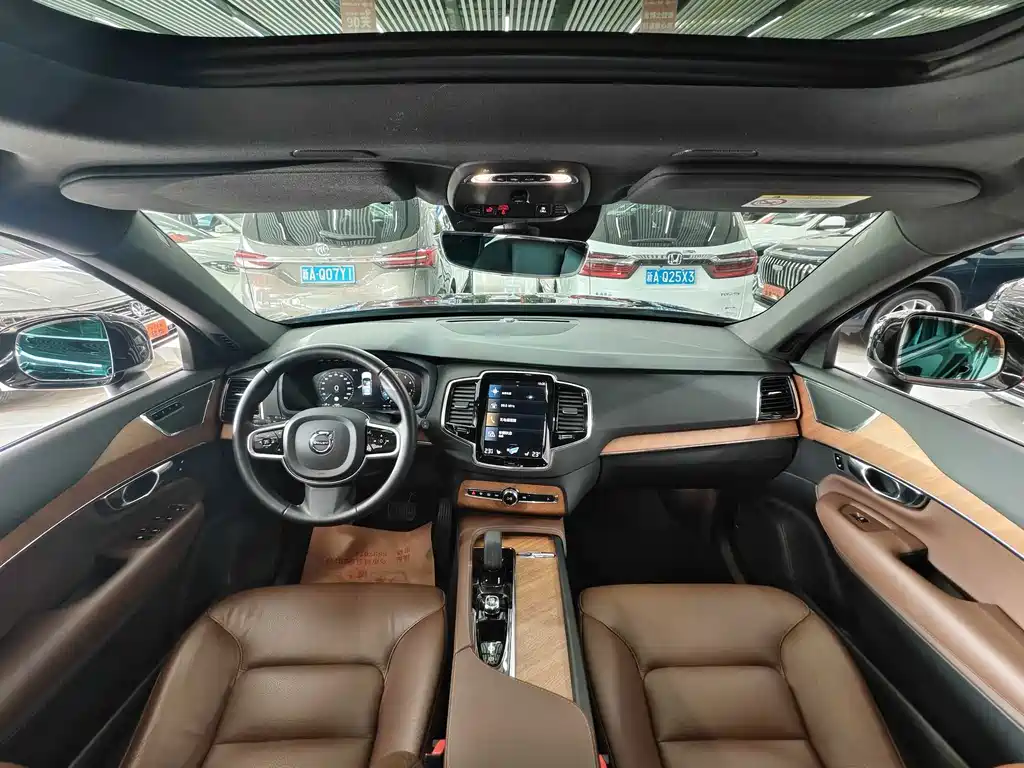 Volvo XC90 — миниатюра 12
