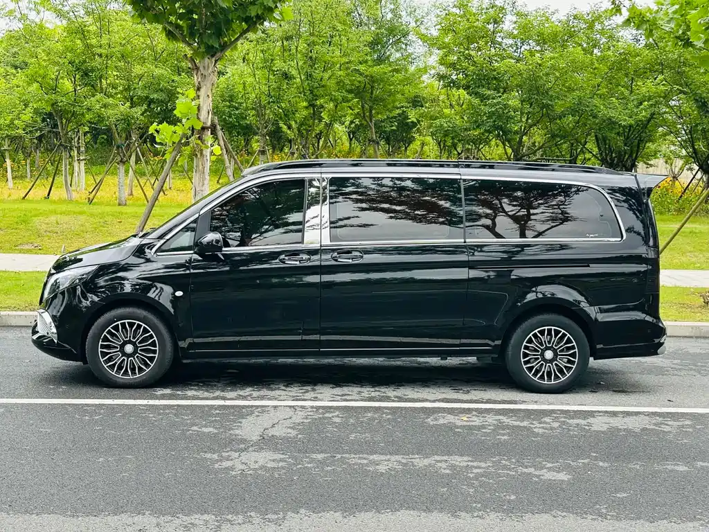 Mercedes-Benz Vito 2021 2.0T 7 мест