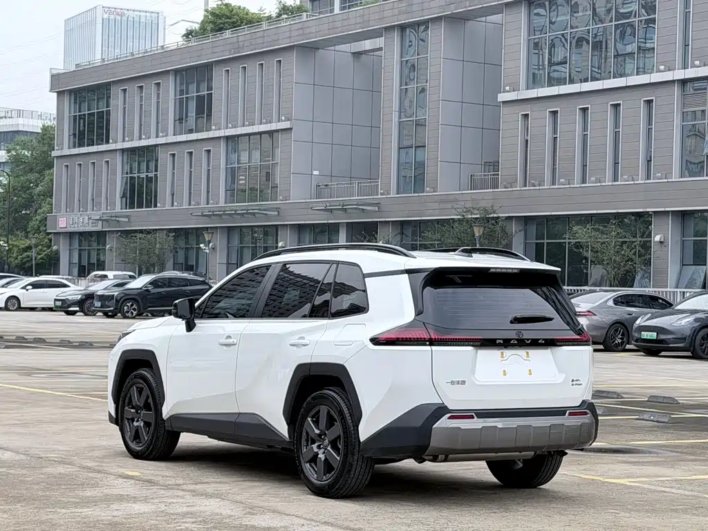 Toyota RAV4 2026 2.5L Luxury