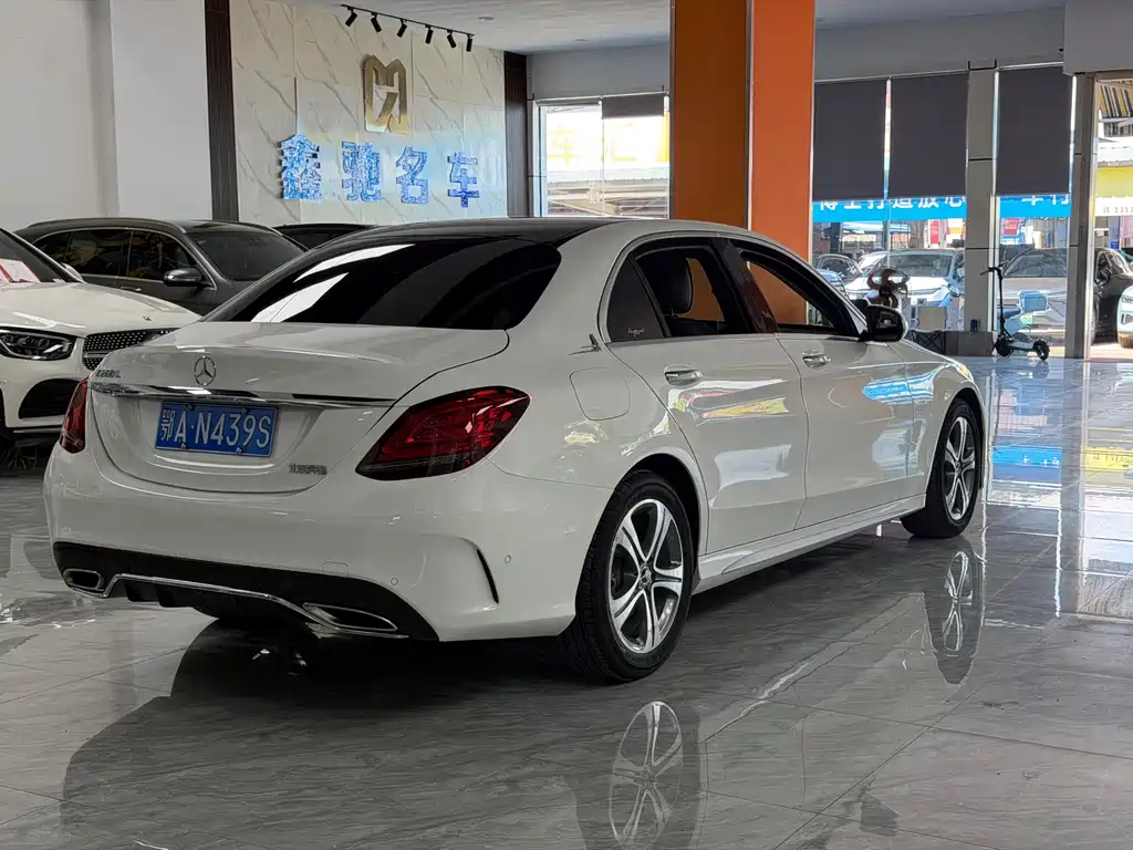 Mercedes-Benz C-Class — миниатюра 13