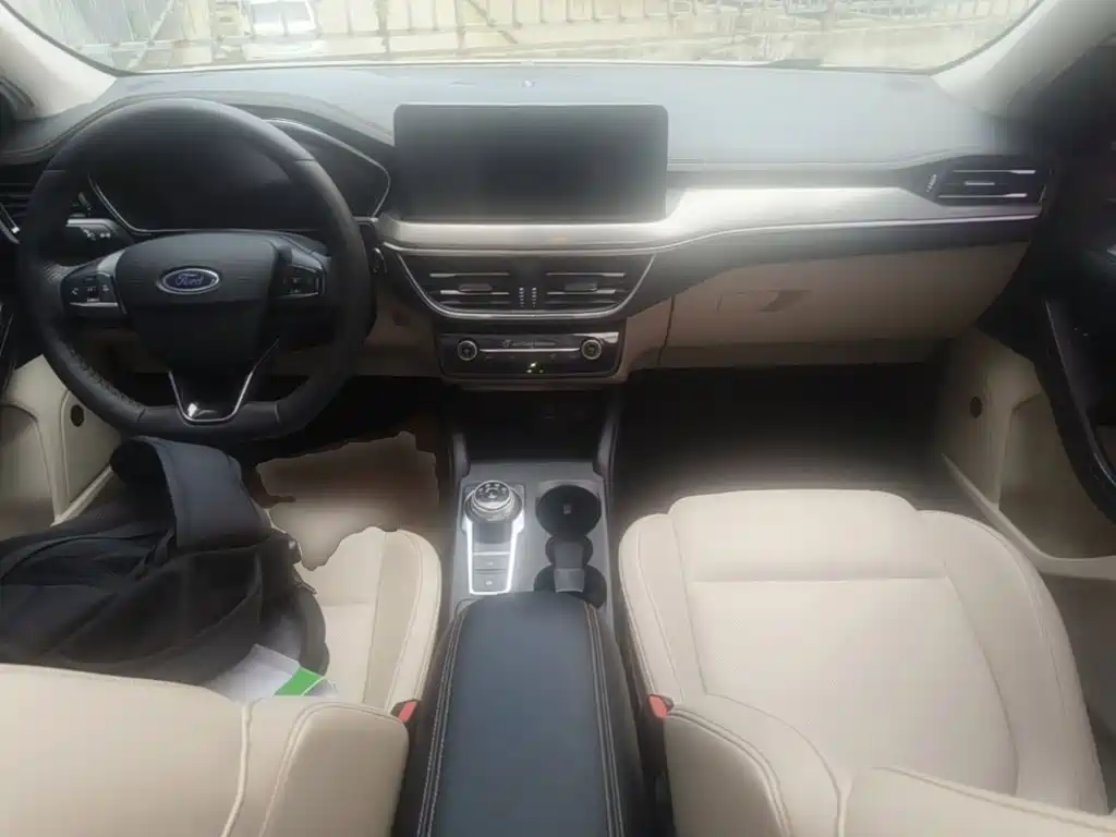 Ford Focus 2021 EcoBoost 180 AT