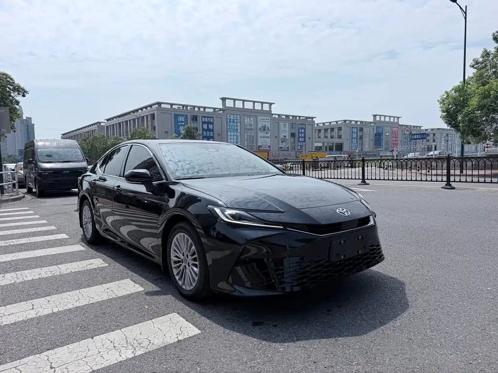 Toyota Camry 2026 2.0E Elite