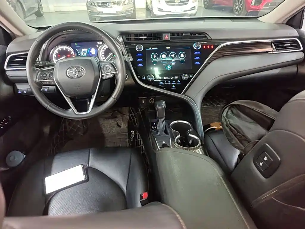 Toyota Camry — миниатюра 10
