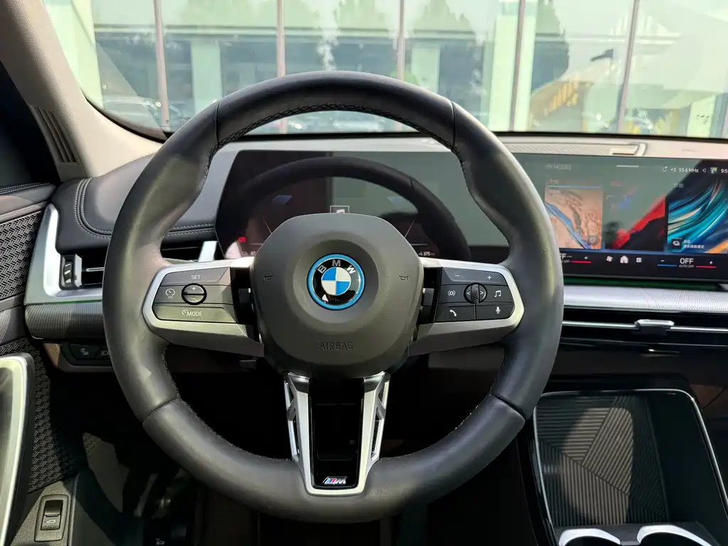 BMW iX1 — миниатюра 14