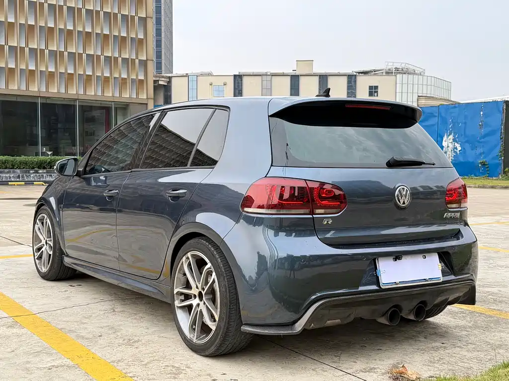 Volkswagen Golf 2011 2.0TSI R