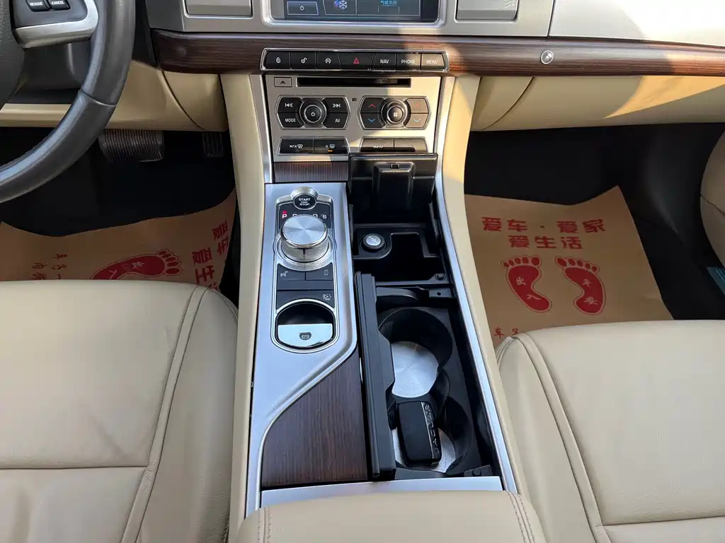 Jaguar XF — миниатюра 16