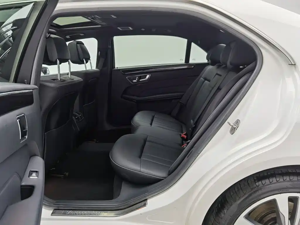 Mercedes-Benz E-Class — миниатюра 15