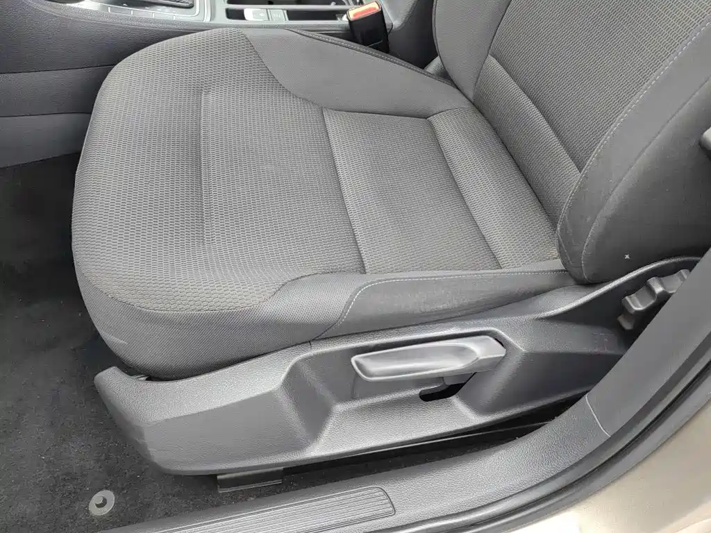 Volkswagen Golf — миниатюра 20