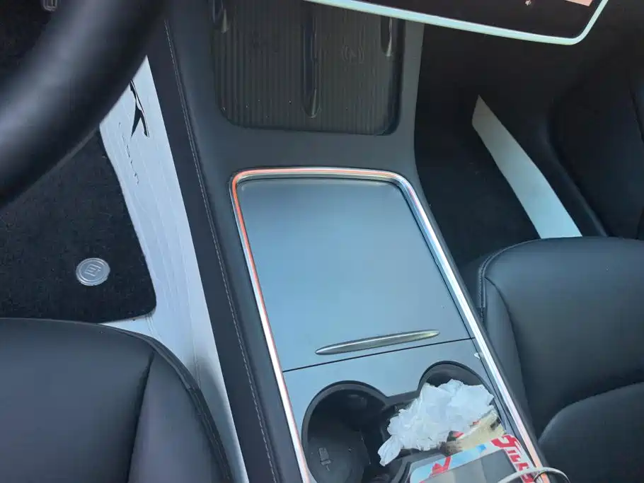 Tesla Model 3 — миниатюра 16