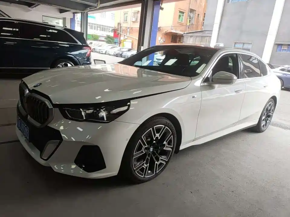 BMW 5 Series 2024