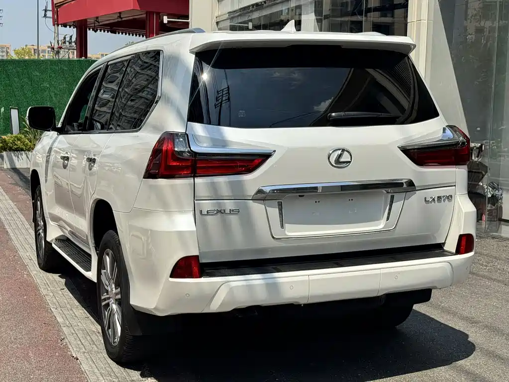 Lexus LX — миниатюра 4