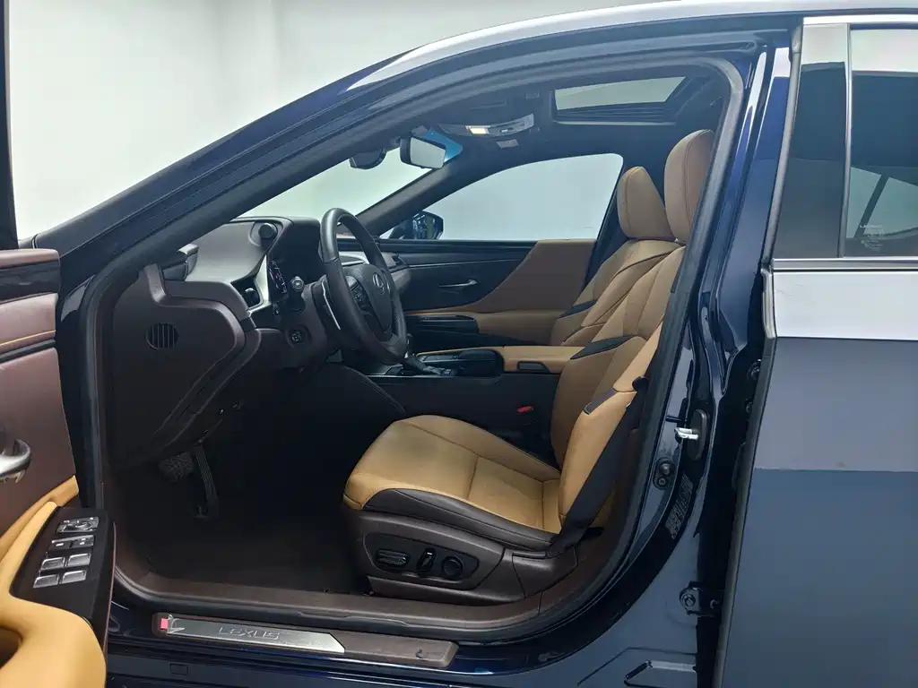 Lexus ES — миниатюра 14