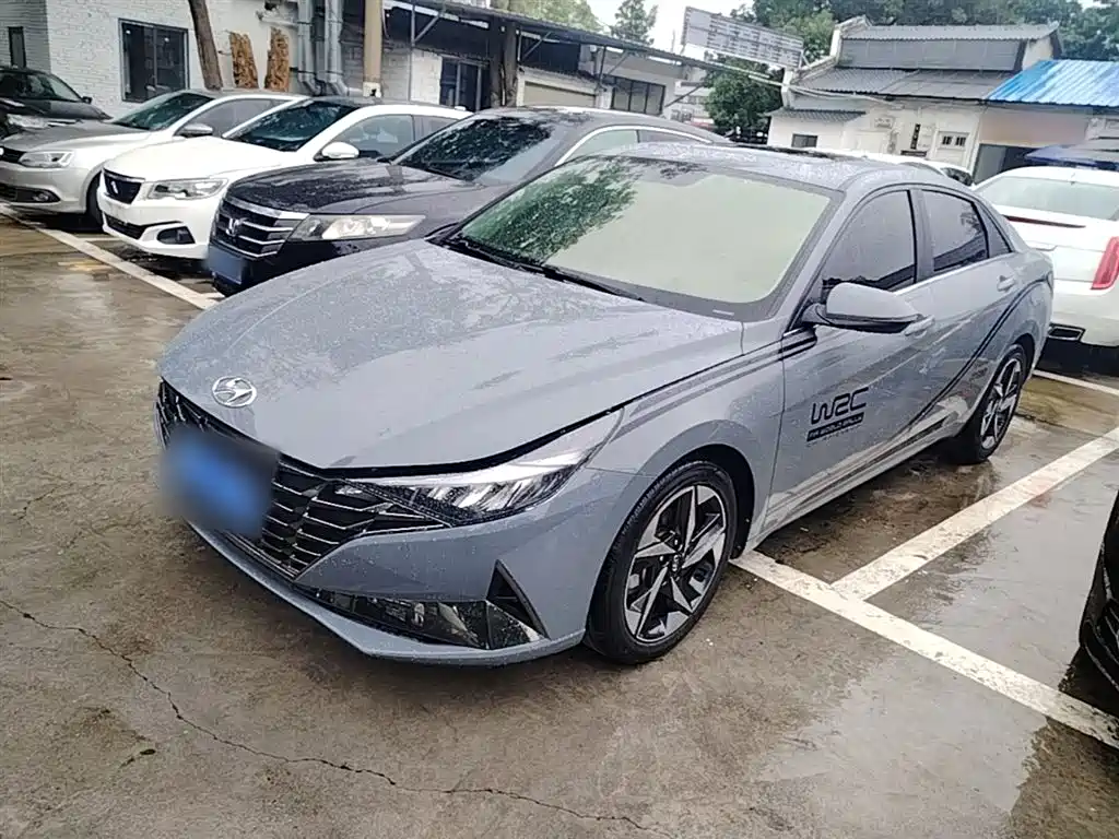 Hyundai Elantra 2022
