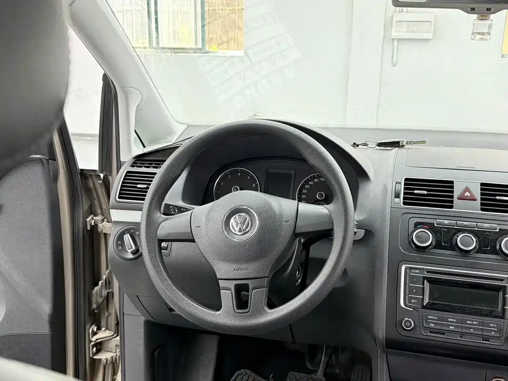 Volkswagen Touran — миниатюра 8