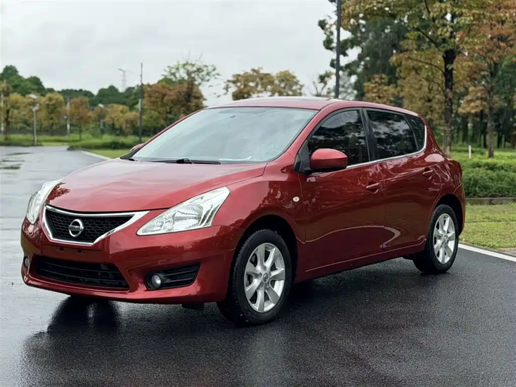 Nissan Tiida 2015