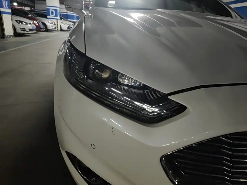 Ford Mondeo — миниатюра 8
