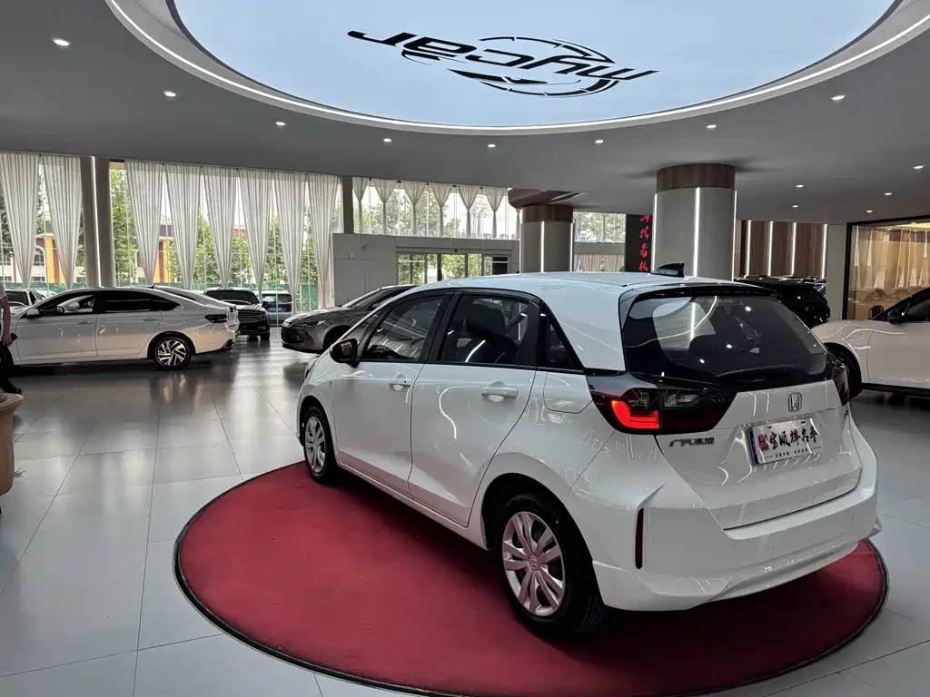 Honda Fit — миниатюра 7