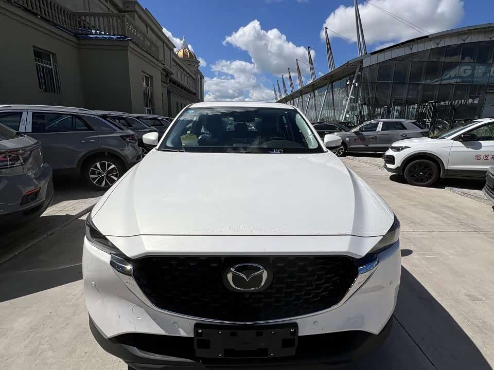 Mazda CX-5 2.0 л 2026 г. Белый, пробег 1000 км
