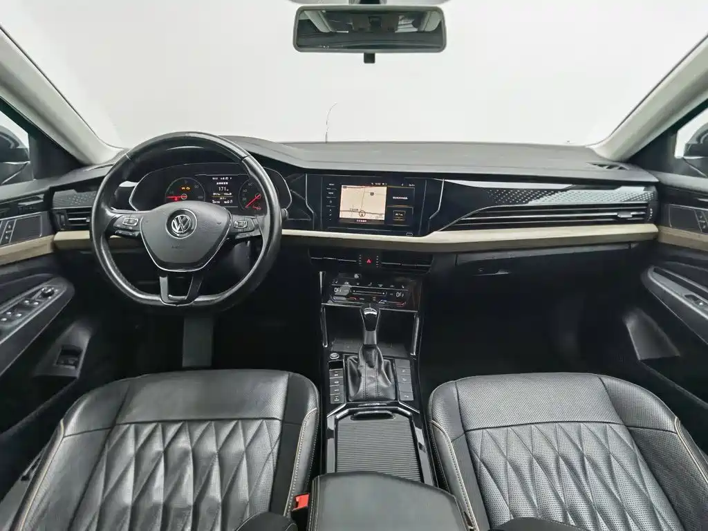 Volkswagen Passat PHEV — миниатюра 5
