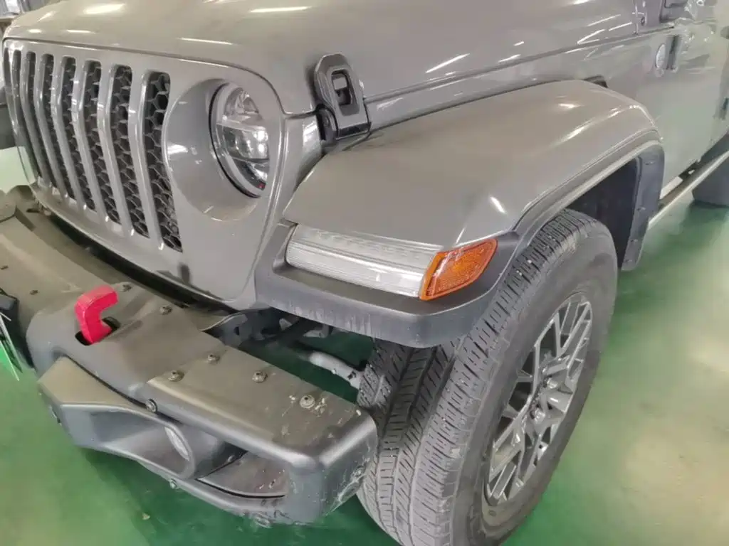 Jeep Wrangler PHEV — миниатюра 24