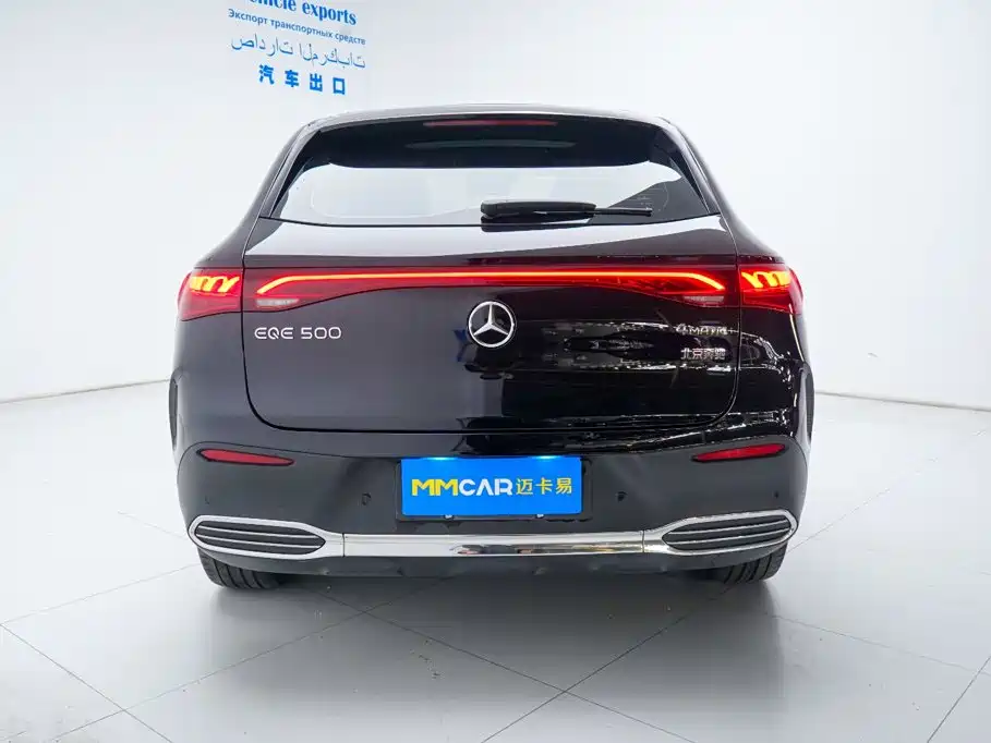 Mercedes-Benz EQE SUV — миниатюра 12