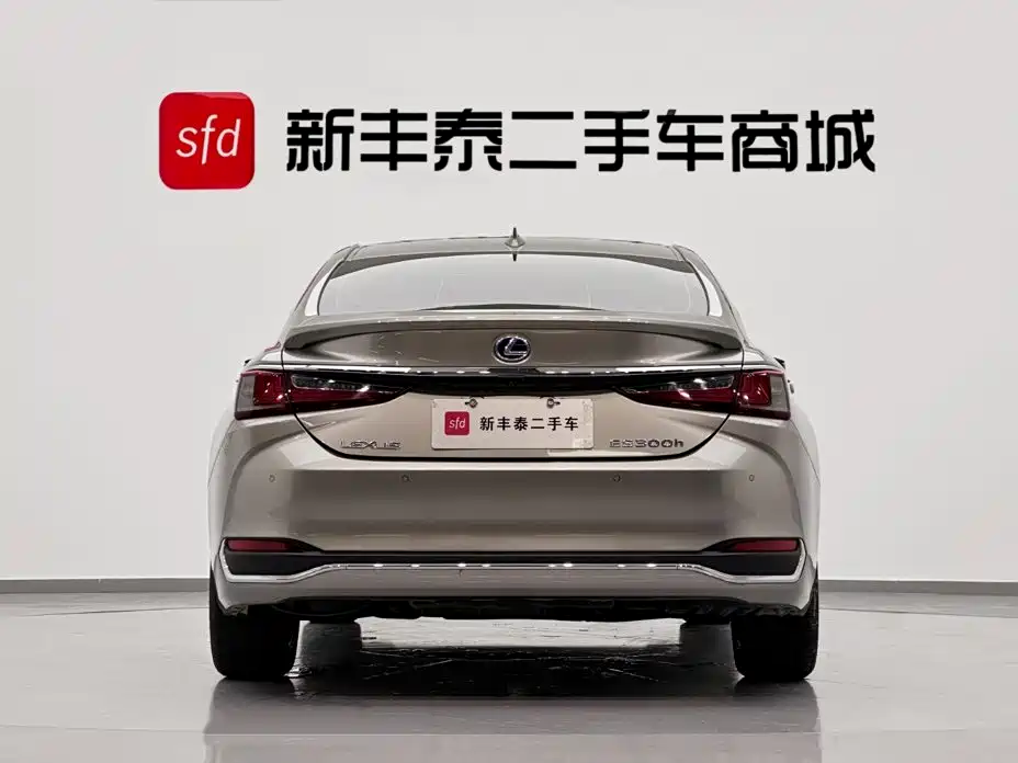 Lexus ES — миниатюра 7