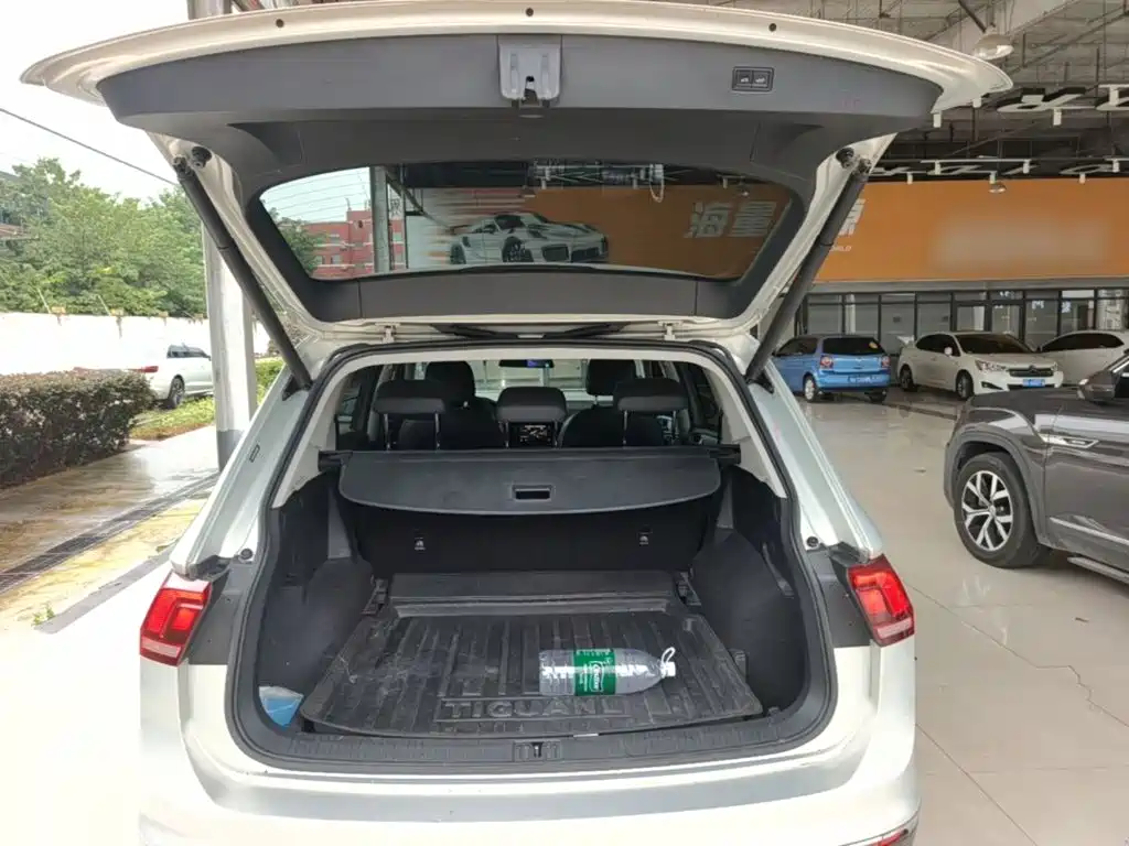 Volkswagen Tiguan L — миниатюра 19