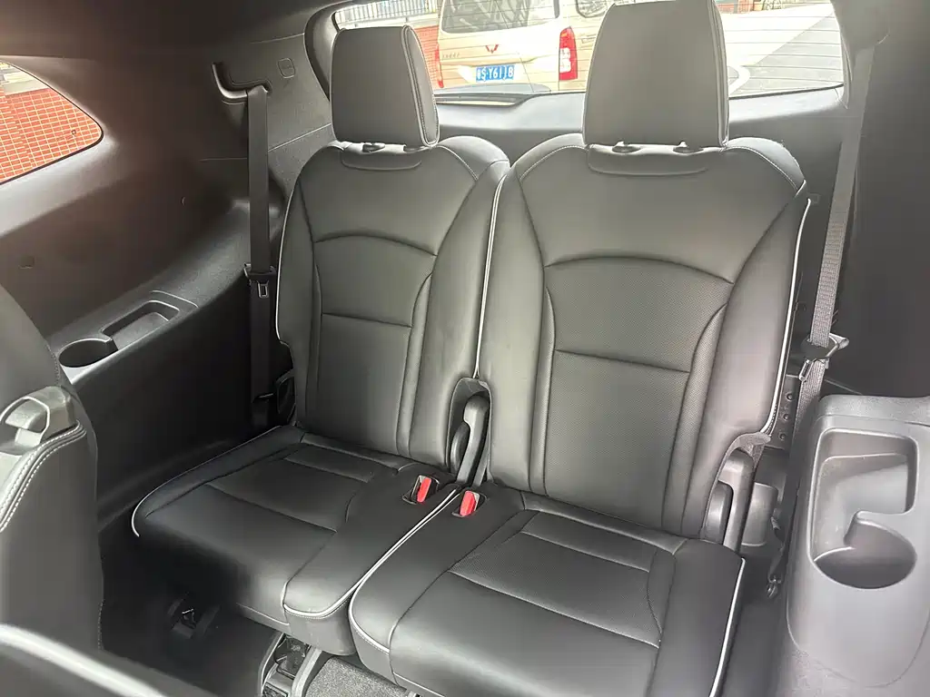 Buick Enclave — миниатюра 18