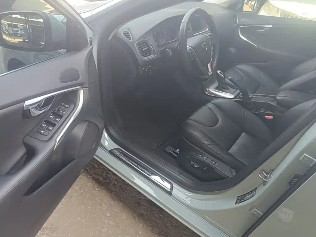 Volvo V40 — миниатюра 16