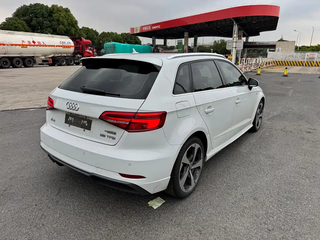 Audi A3 2018 30 Sportback 35 TFSI Sport