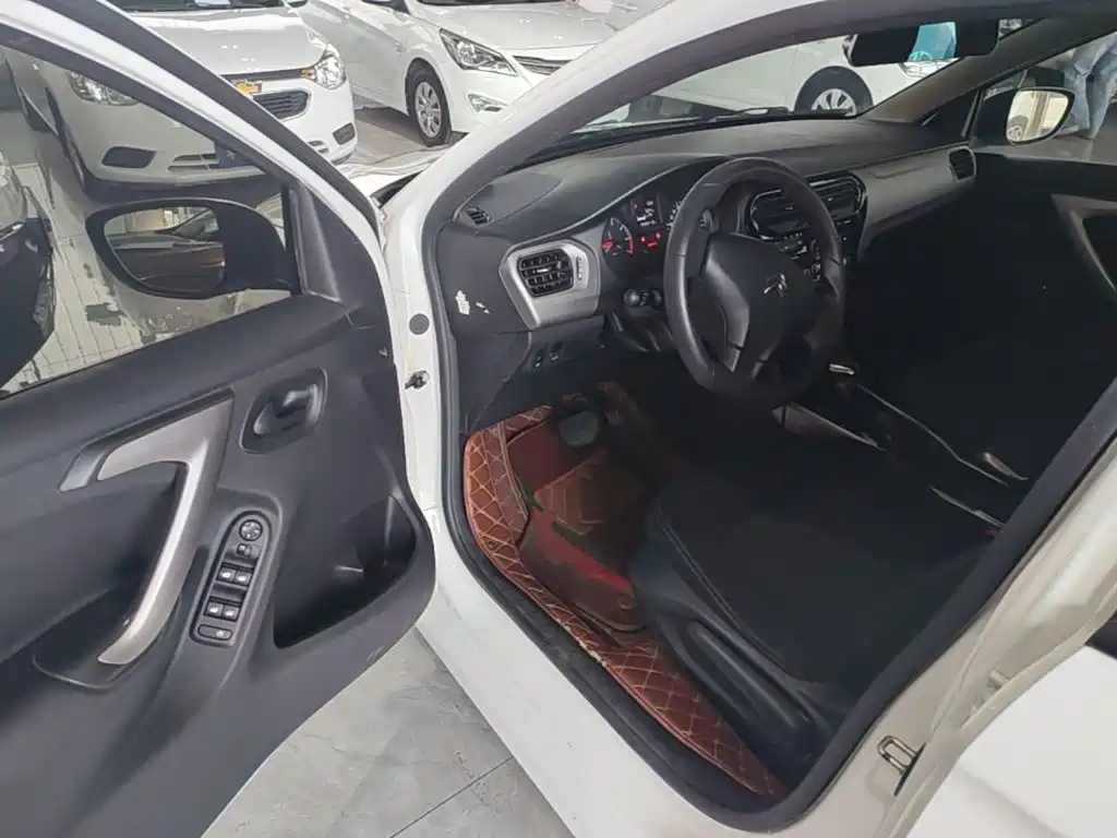 Citroen Elysee — миниатюра 16