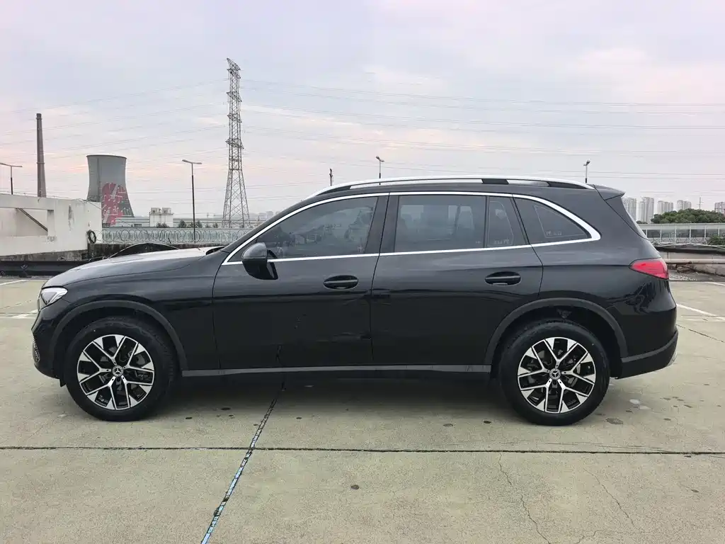 Mercedes-Benz GLC 2024 GLC 260 L 4MATIC 5 мест