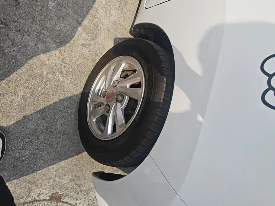 Wuling MINIEV — миниатюра 6