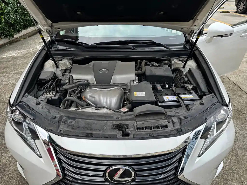 Lexus ES — миниатюра 12