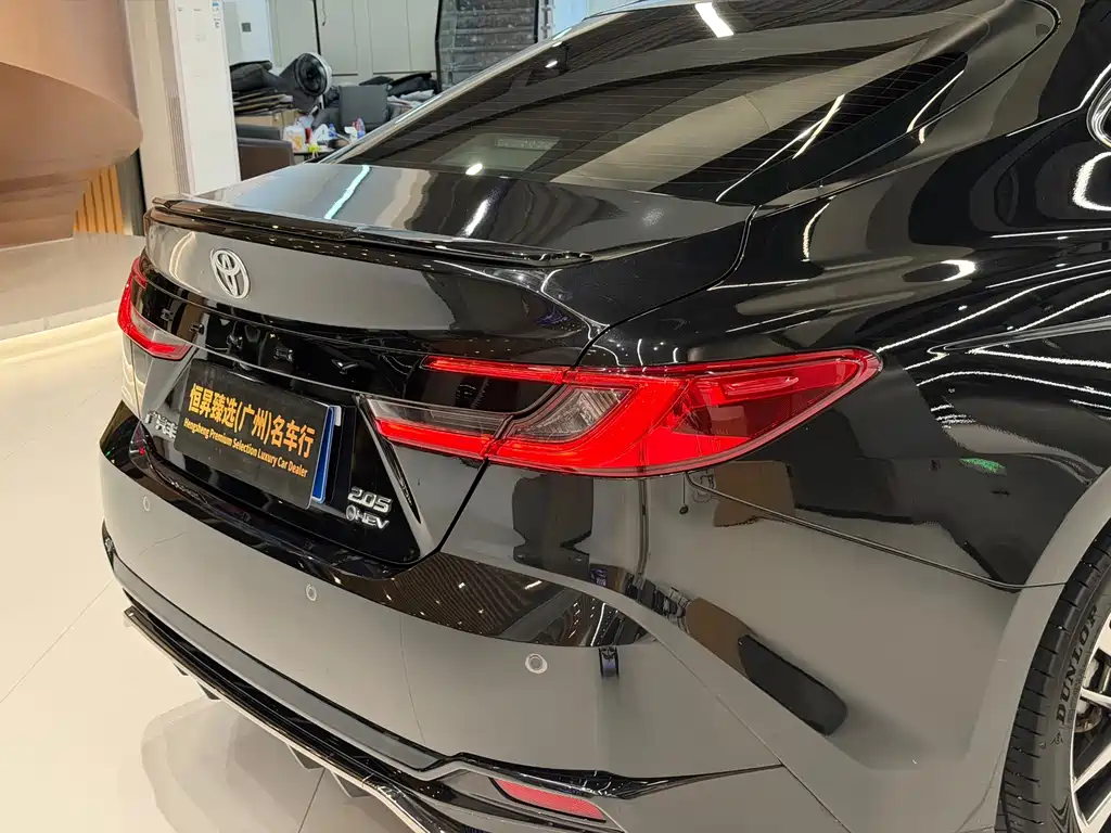 Toyota Camry — миниатюра 8